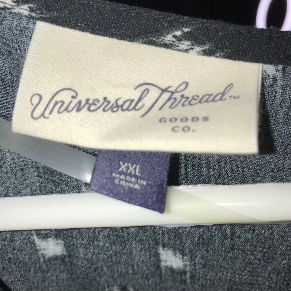 Universal Thread Top, NWT - Picture 2 of 4